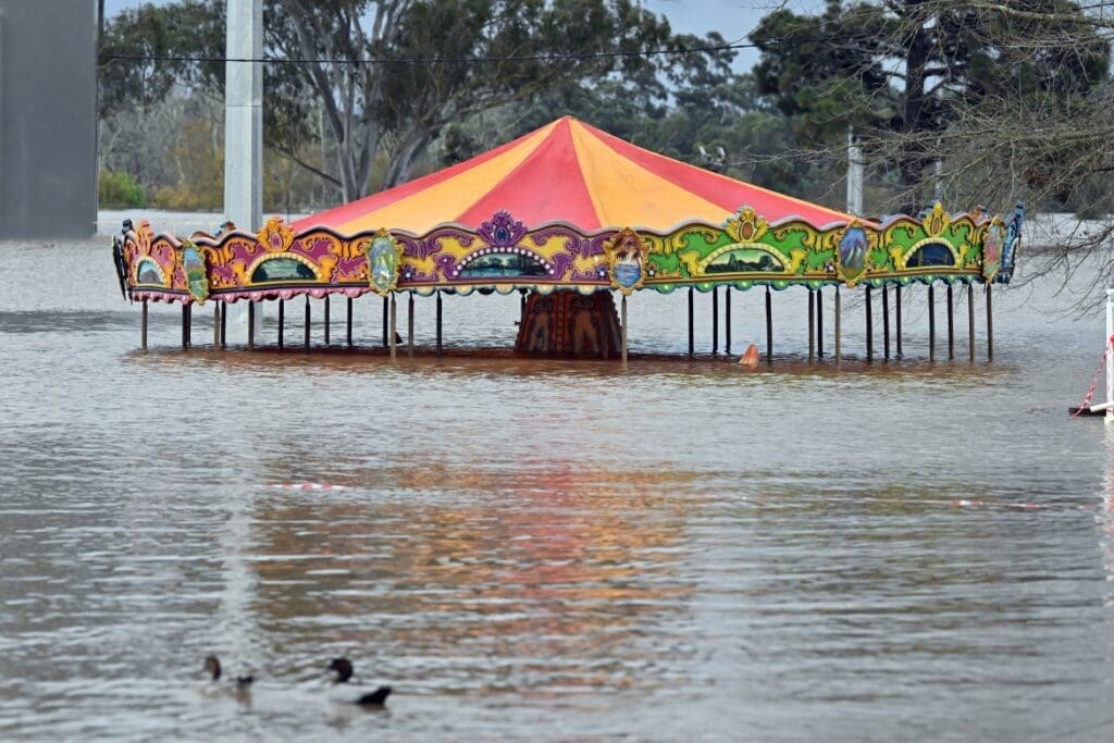 Australia, Sydney, Flood, Heavy Rain Fall, સિડની, ઓસ્ટ્રેલિયા, ભારે વરસાદ, સ્થળાંતર,