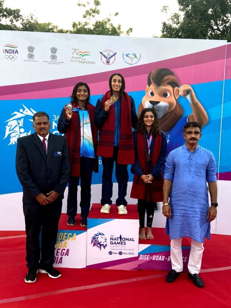 maana Patel, Swimming, Gold Medal, National Games, National Games 2022, Aryaman tondon, Gujarat, Zeel Desai,  ઝીલ દેસાઇ, માના પટેલ, સ્વિમિંગ, નેશનલ ગેમ્સ, 