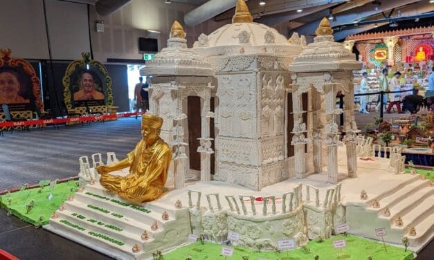 BAPS સિડની ખાતે દિવાળી નિમિત્તે વિશ્વની સૌથી મોટી કેક તૈયાર કરાઇ
