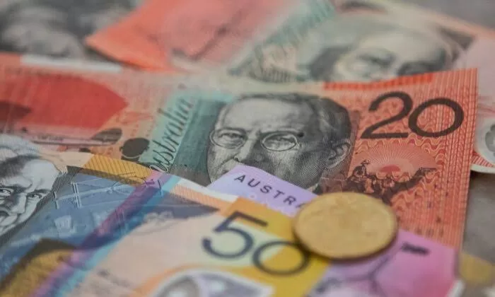 Australia minimum pay rate, minimum wage, Australia pay rise, salary per week in Australia,