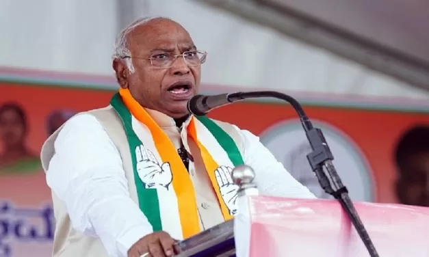 ‘PM મોદી ઝેરીલા સાપ જેવા…’, કોંગ્રેસ અધ્યક્ષ ખડગેનું વિવાદાસ્પદ નિવેદન, ભાજપ લાલઘૂમ