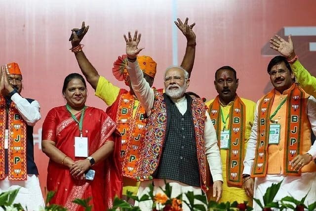 ‘ફરીથી દિવાળી ઉજવીશું…’, મધ્યપ્રદેશમાં PM મોદીનો દાવો તો રાહુલે કહ્યું- ‘ભાજપે સરકાર ચોરી લીધી