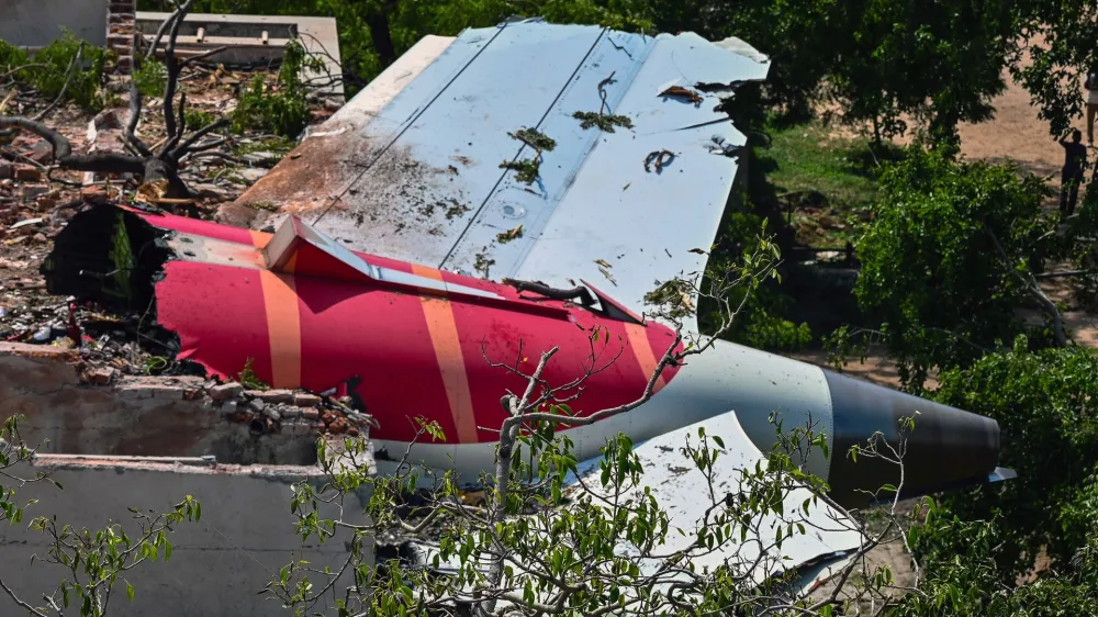 અમદાવાદ એર ઇન્ડિયા પ્લેન ક્રેશ : 15 પાનાનો રિપોર્ટ, ક્રેશનું અસલી કારણ આવ્યું બહાર