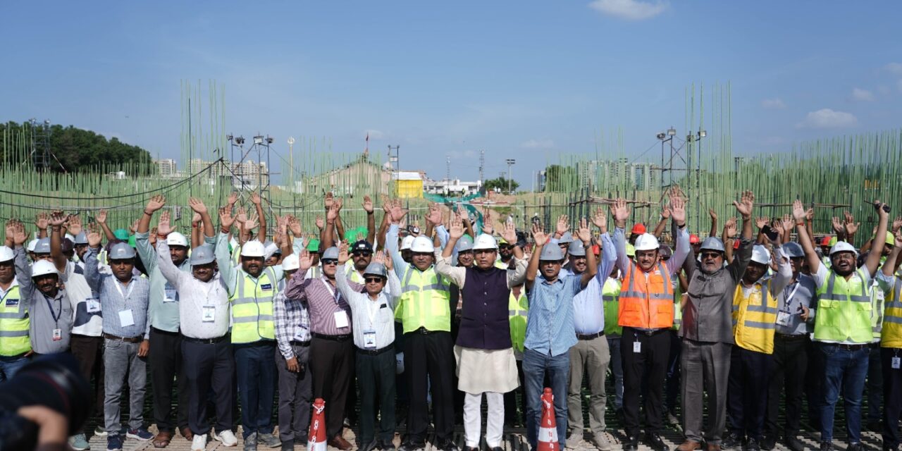 વિશ્વ ઉમિયાધામના 1551 ધર્મસ્તંભ પર 9 લાખ ઘનફૂટનો કોંક્રિટ રાફ્ટનો કાર્યારંભ