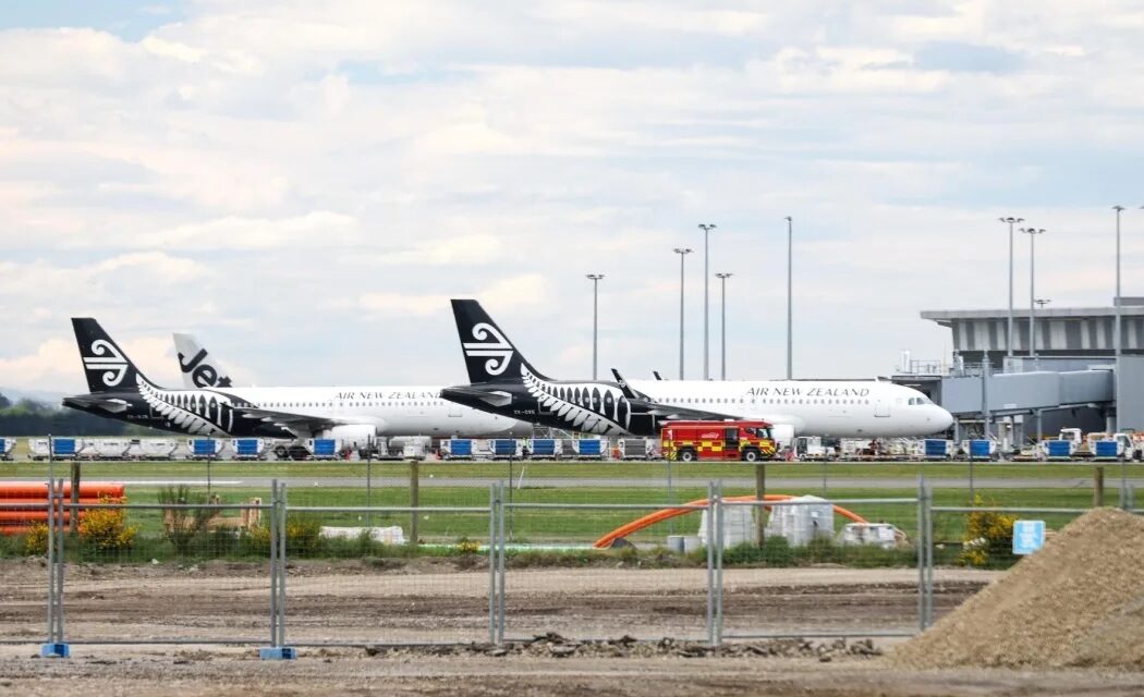 ક્રાઇસ્ટચર્ચ એરપોર્ટ પર ફિજી એરવેઝની ફ્લાઇટ FJ450નું સુરક્ષિત લેન્ડિંગ