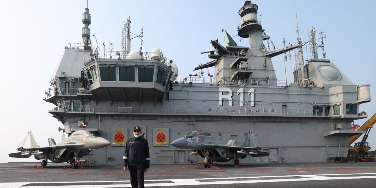 PM મોદીએ INS વિક્રાંત પર મનાવી દિવાળી, પાકિસ્તાનને લઇ આ શું કહ્યું ?