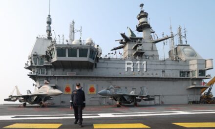 PM મોદીએ INS વિક્રાંત પર મનાવી દિવાળી, પાકિસ્તાનને લઇ આ શું કહ્યું ?