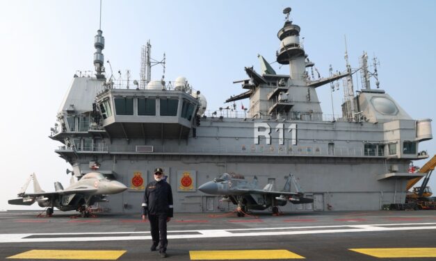 PM મોદીએ INS વિક્રાંત પર મનાવી દિવાળી, પાકિસ્તાનને લઇ આ શું કહ્યું ?