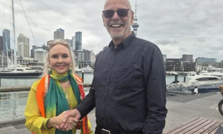 વેયન બ્રાઉન ફરીથી ઓકલેન્ડ મેયર, ટ્રાન્સપોર્ટ સર્વિસ સુધારવા પર ભાર