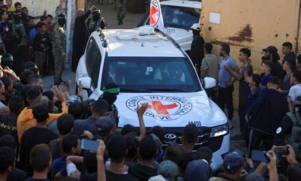 યુદ્ધવિરામ કરારમાં મોટી સફળતા: રેડ ક્રોસે ગાઝામાંથી પ્રથમ બંધકોને ઇઝરાયલને સોંપ્યા