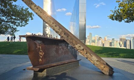 જ્યાં અસ્તિત્વ ઓગળી ગયું… ન્યૂ જર્સીની સ્ટીલની દીવાલો પર અંકિત છે 9/11ના શહીદોની અમર કહાણી