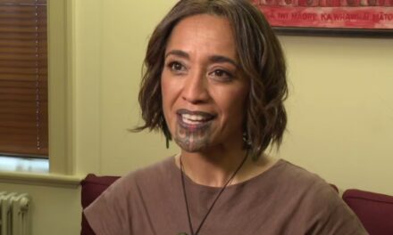 ઓકલેન્ડ નગર કિર્તન વિવાદ : માઓરી નેતાએ બ્રાયન તામાકીનો વિરોધ ‘માઓરી સંસ્કૃતિનું અપમાન’ ગણાવ્યું