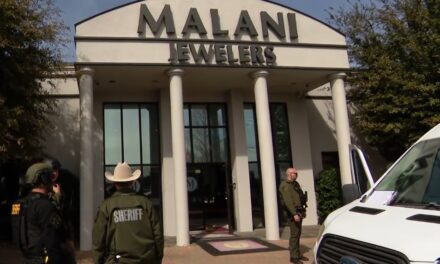 $74 મિલિયનનું ગોલ્ડ સ્કેમ : અમેરિકામાં મલાણી જ્વેલર્સ પર દરોડો, કરોડોનું સોનું જપ્ત