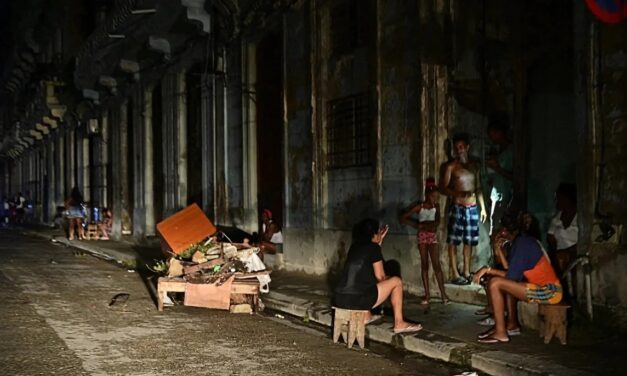 ક્યુબામાં મહાસંકટ:પાવર ગ્રીડ ઠપ થતા લાખો લોકો અંધારામાં, અમેરિકાના આકરા વલણથી ખળભળાટ!